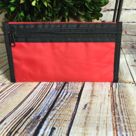 Disney Tigger Tri-fold Checkbook Wallet - Picture 3 of 8